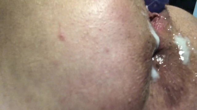 Зрелая секретарша тайно проникла в квартиру своего босса и получила полный рот спермы